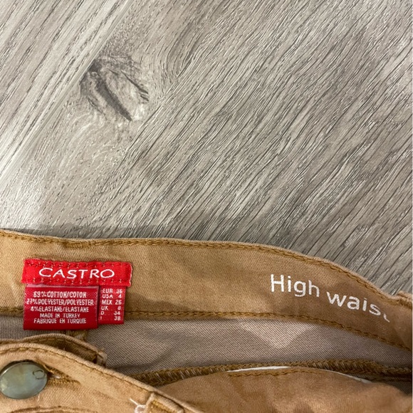 Castro High-Waisted Tan Jeans - Picture 2 of 3